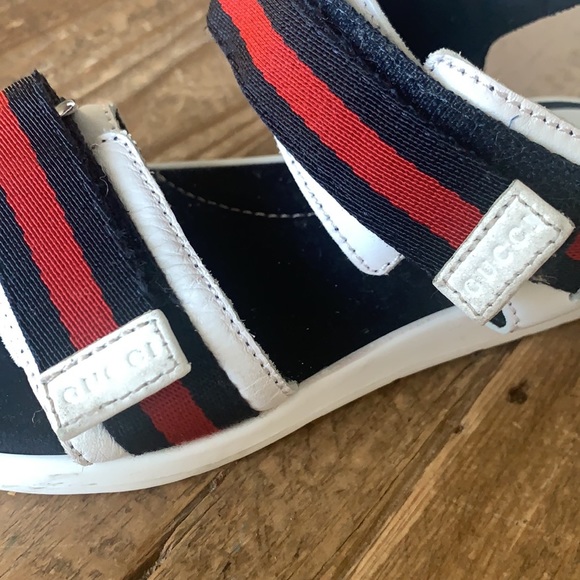 💯 Authentic Gucci Unisex Red Blue Striped White Velcro Strap Sandals size 29 - Picture 7 of 9